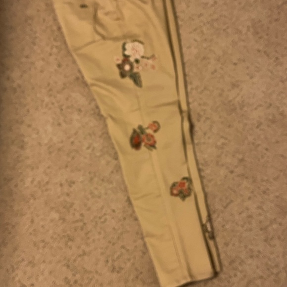 DG2 DIANE GILMAN Jeans Embroidered Embellished NWOT!! Size 12 - Picture 12 of 16